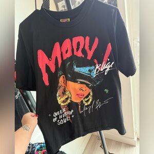 Mary J Blinge Black Tee with Red Graphic